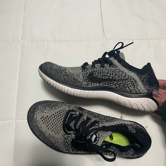 Women’s Nike shoes - Picture 4 of 5